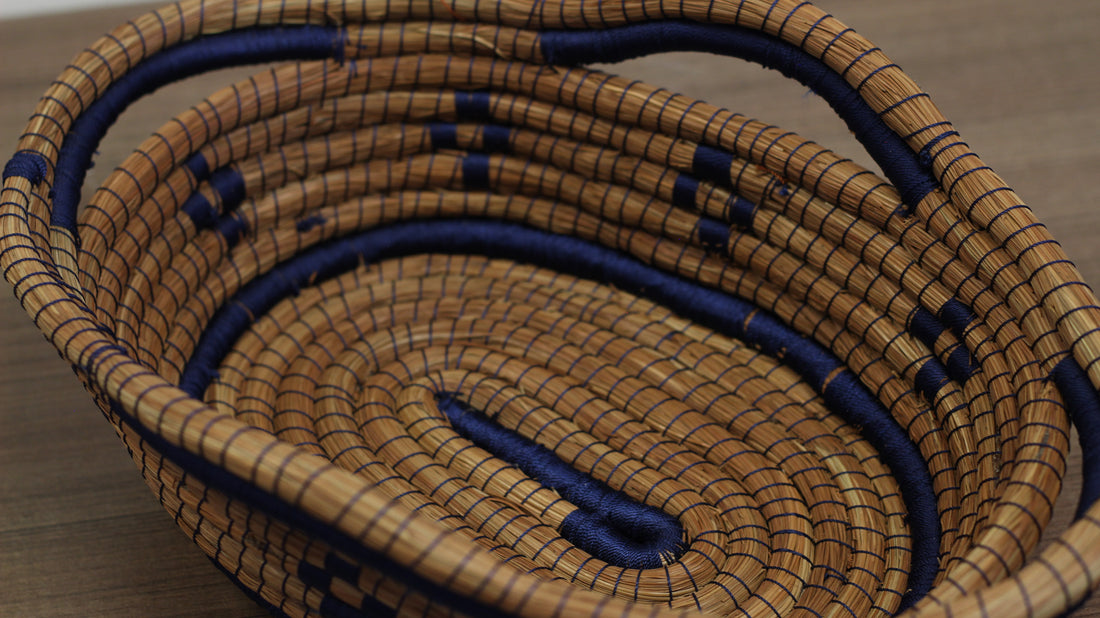 WHOLESALE Easy-Carry Blue Accent Basket